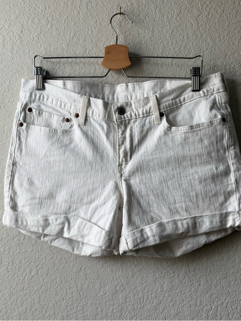 Levi's White Denim‎ Roll-Hem Women's Shorts